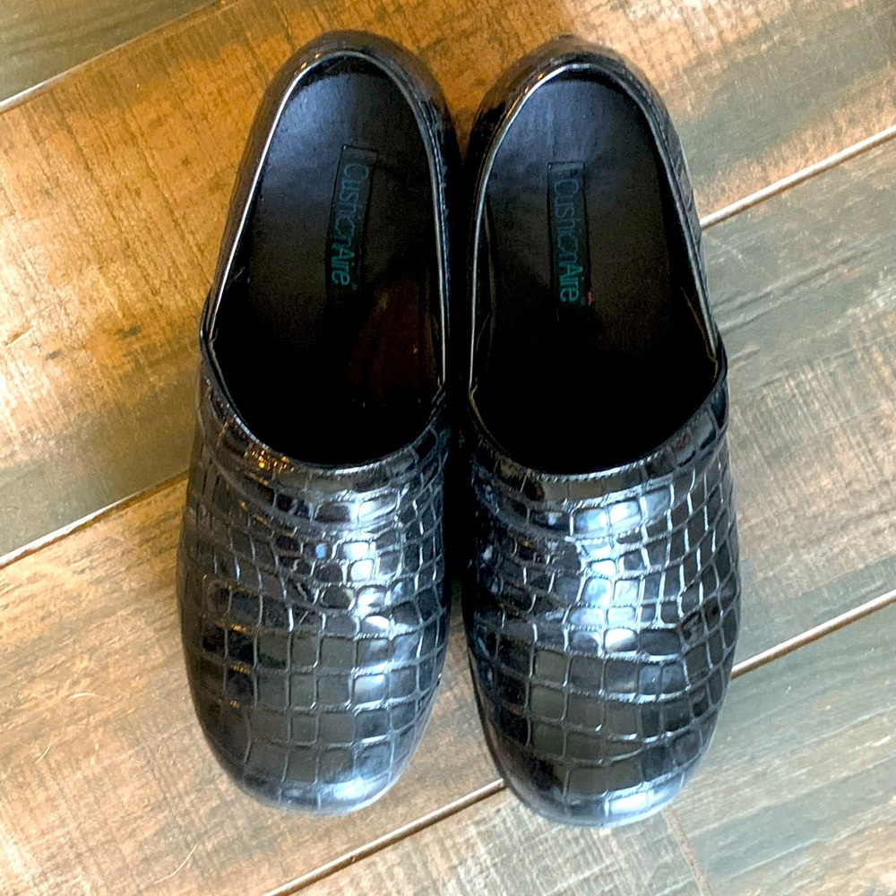 Nurse shoe CushionAire 8.5 shoes like new